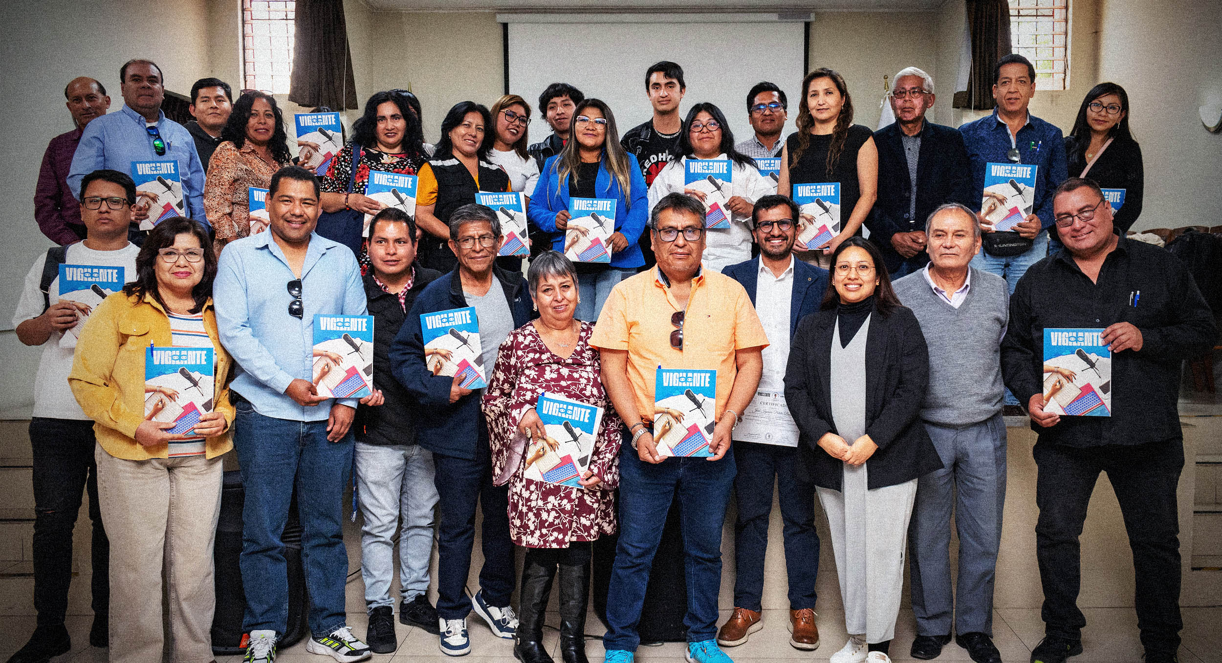 Periodistas de Arequipa se capacitan en inteligencia artificial y fact-checking para potenciar su cobertura electoral